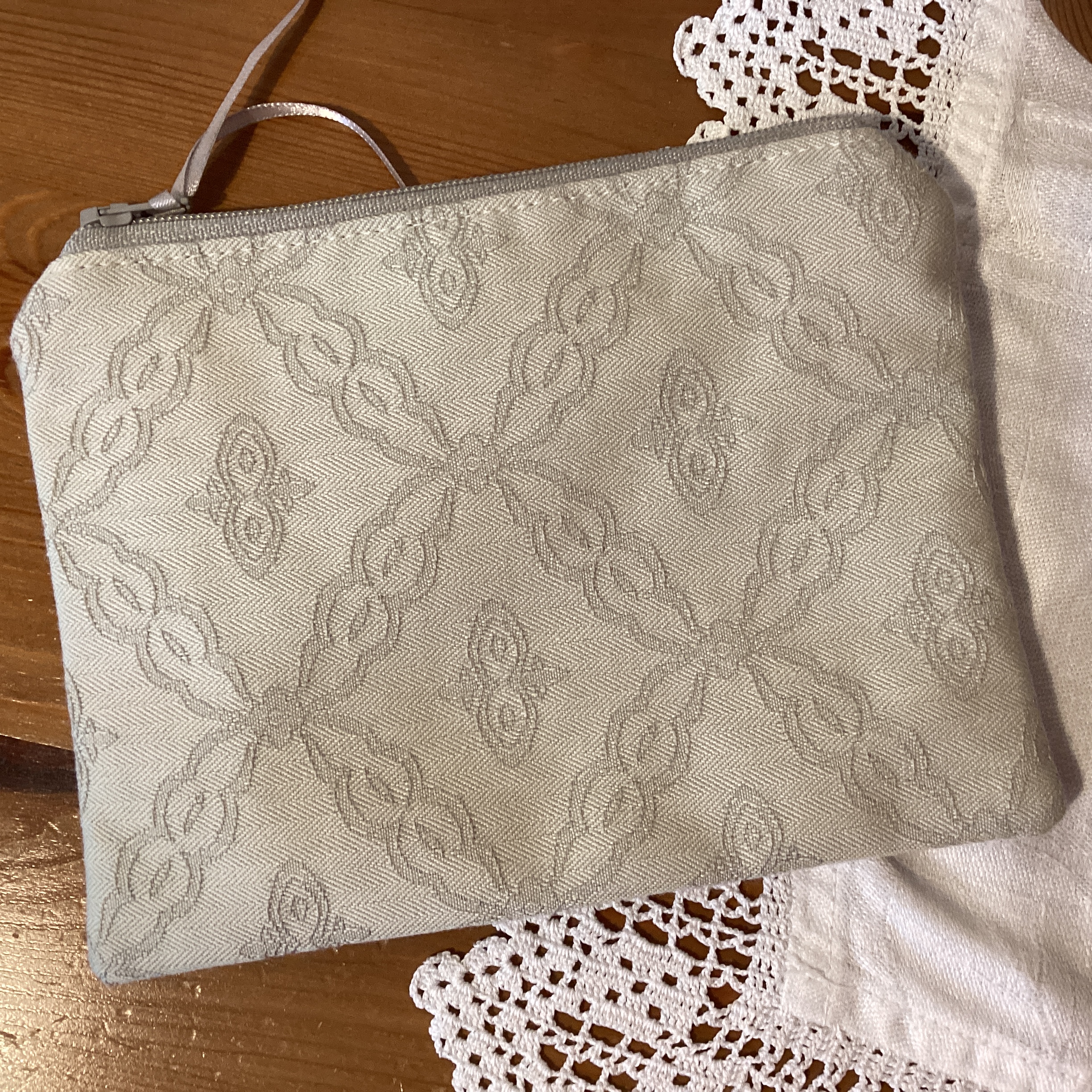 Zipped Coin Purse - grey pattern with peach silk