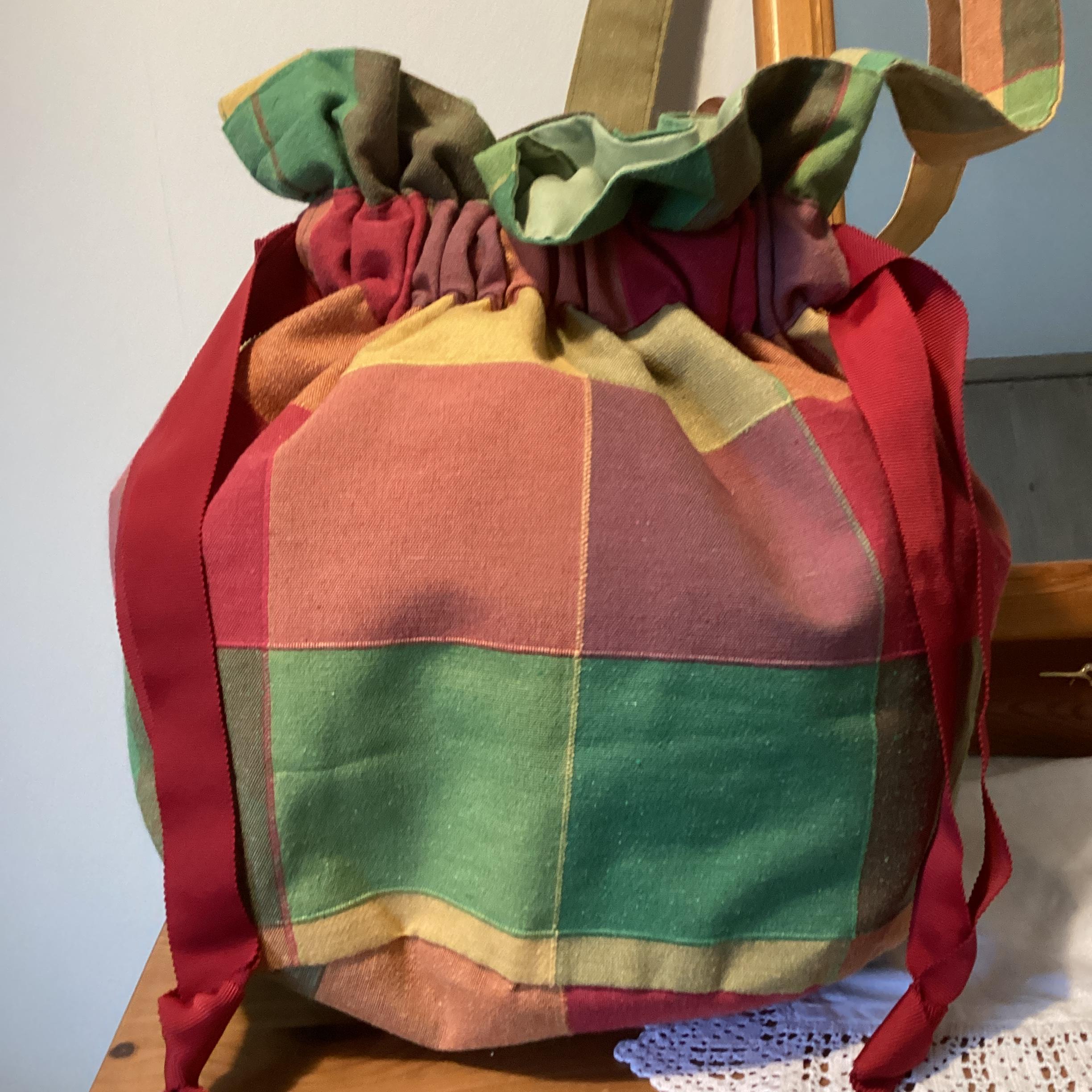 Drawstring Bag - shoulder bag in reds and greens