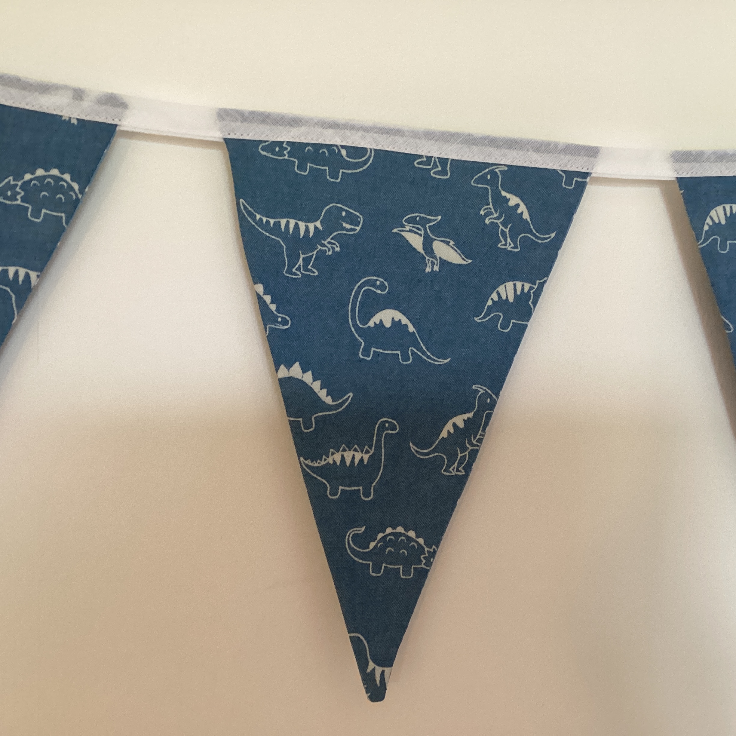 Bunting - dinosaurs